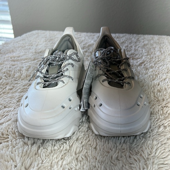 Crocs Nova Trek White Grey NWT men’s 7 women’s 9 - Picture 4 of 7